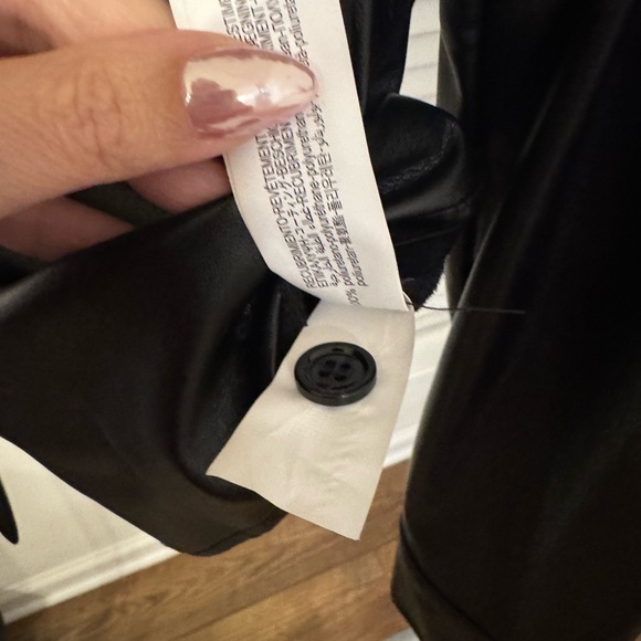 Zara Fitted Black Faux Leather Shirt - Picture 7 of 9
